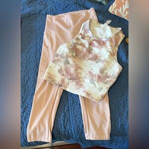 Like New WORKOUT knee length legging with pockets with crop racerback top
